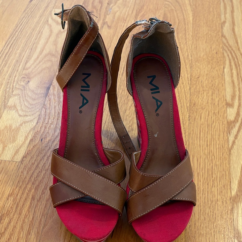 MIA Women's Red and Brown Strappy Heels